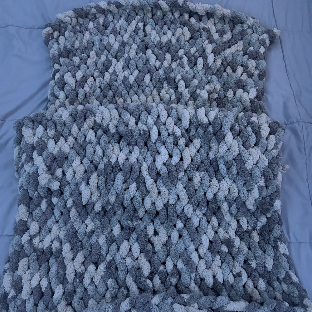 Camouflage chunky hand knit blanket